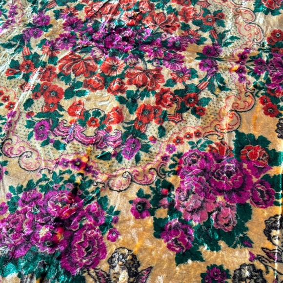 Vintage Mid Century Italian velvet wedding blanket, fringed, full size bed - Picture 6 of 10